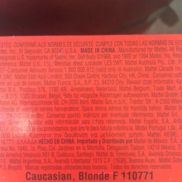 Barbie Winter Splendor collectible doll - Picture 5 of 5